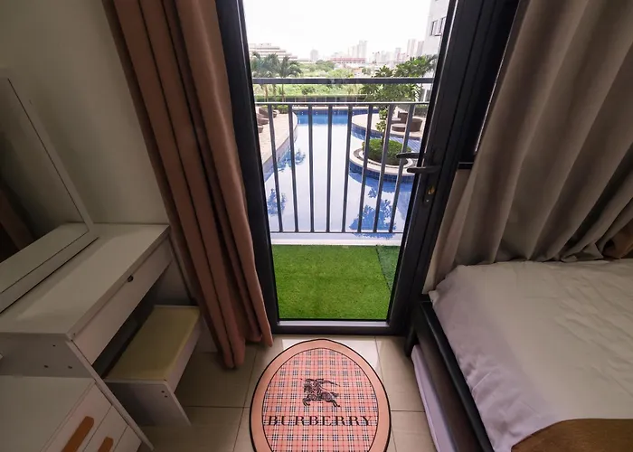 2 Side-by-side P00l Front Condos, 6 Beds, 2 Cr, 2 Kitchen At Moa * Manila